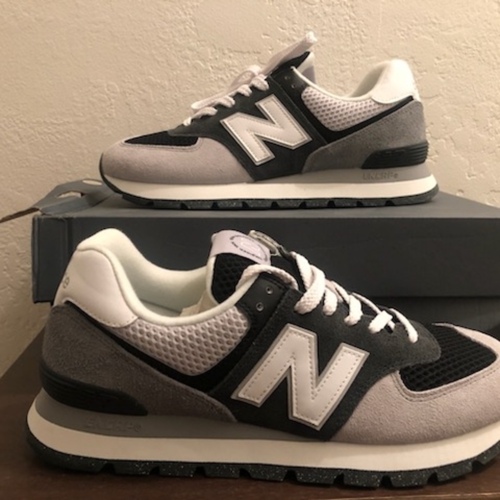 NIB New Balance 574 Sneakers